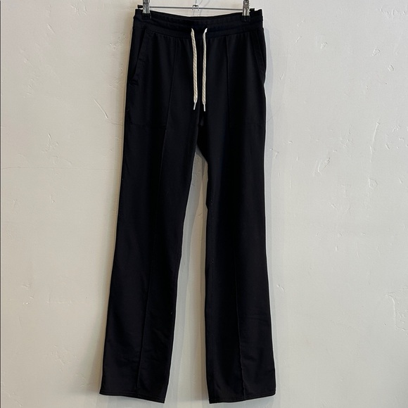 Vuori Women’s Halo Wide Leg Pant - Picture 2 of 9